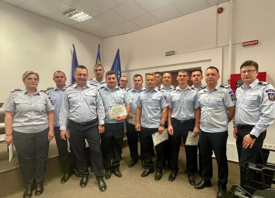11 pompieri argeșeni au fost recompensați cu diplome de merit