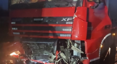 Accident în Argeș! Ciocnire între un TIR și un autocar