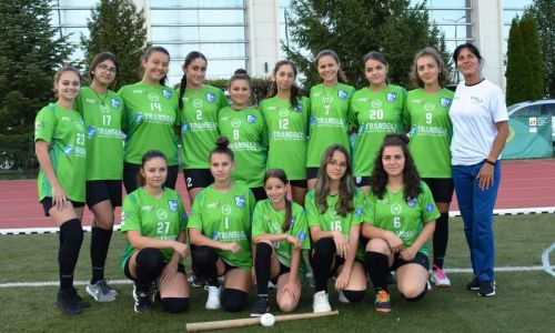 Meci cu trofeul pe masă pentru echipa de oină de la Dacia Mioveni