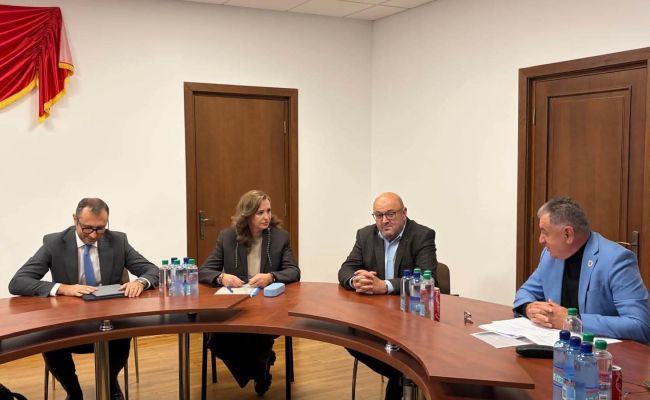 Ministrul Mediului, Natalia Intotero, în Argeș. Discuții cu președintele Ion Mînzână, parlamentarii și primarii argeșeni pentru deblocarea unor investiții majore în județ