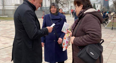 Primarul Cristian Gentea a oferit mărțișoare doamnelor și domnișoarelor
