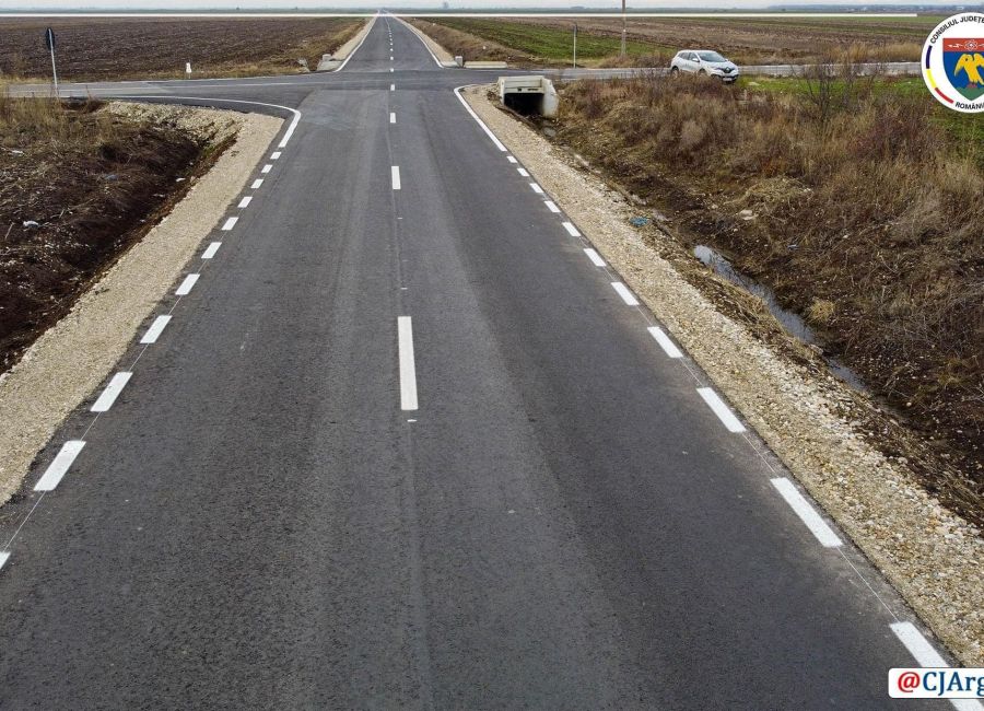 Lucrări pe mai multe drumuri din Argeş