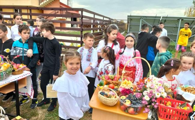 Sfântul Dumitru, sărbătorit de elevii și profesorii din Bălilești
