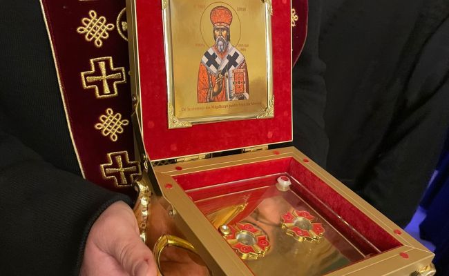 Cadou special pentru cetățenii din Mioveni! Moaștele Sfântului...