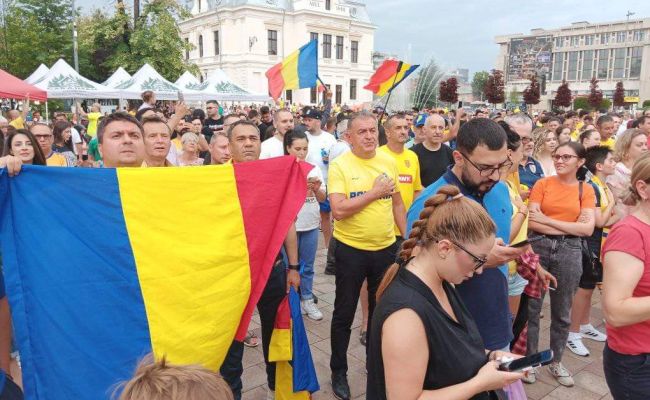 Primarul Cristian Gentea a urmărit meciul României alături de mii de piteșteni