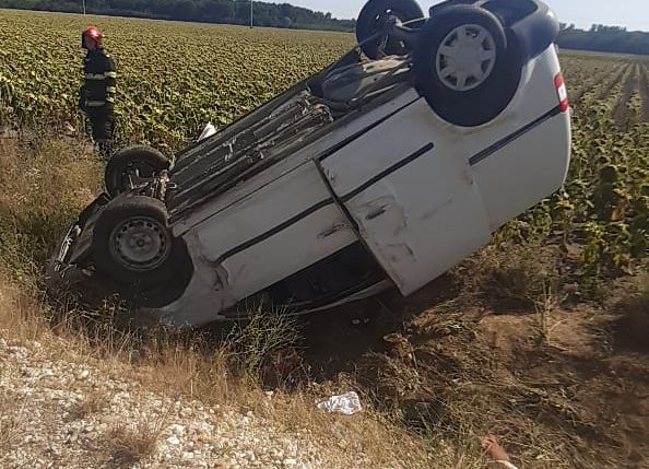 ACUM! Accident GRAV în Argeş! O maşină s-a RĂSTURNAT!
