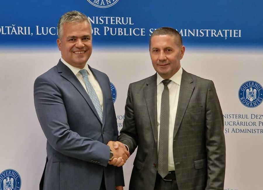 Investiție importantă în comuna Bradu! Primarul a semnat contractul