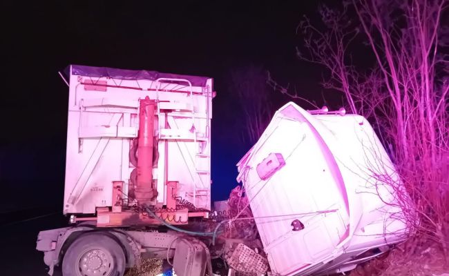 TIR, accident GRAV în Argeș