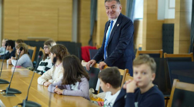 21 de elevi din Pitești s-au întâlnit cu primarul Cristian Gentea
