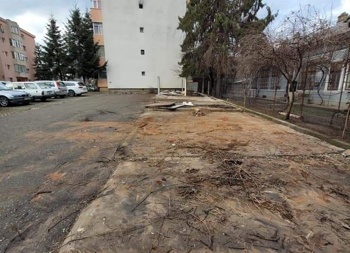 Opt garaje vechi au fost DEMOLATE pe strada Rahovei
