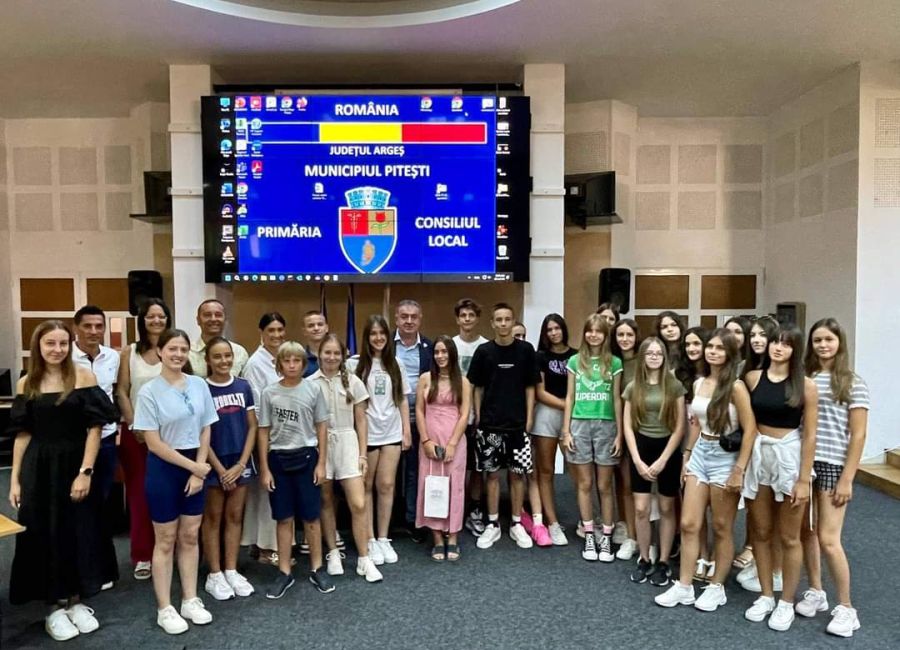 Primarul Cristian Gentea, întâlnire cu elevii din Serbia care și-au petrecut vacanța în România