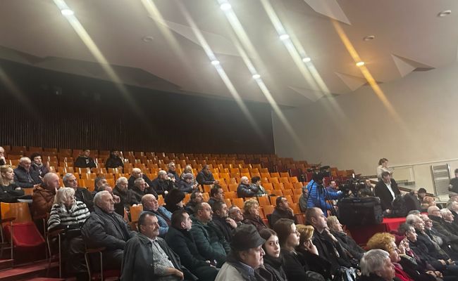 Situație PENIBILĂ la PNL Argeș! Alina Gorghiu, întâlnire cu pensionarii fără pensionari!