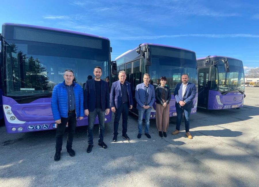 Primele patru autobuze hibrid, din lotul de 20, au sosit la Pitești