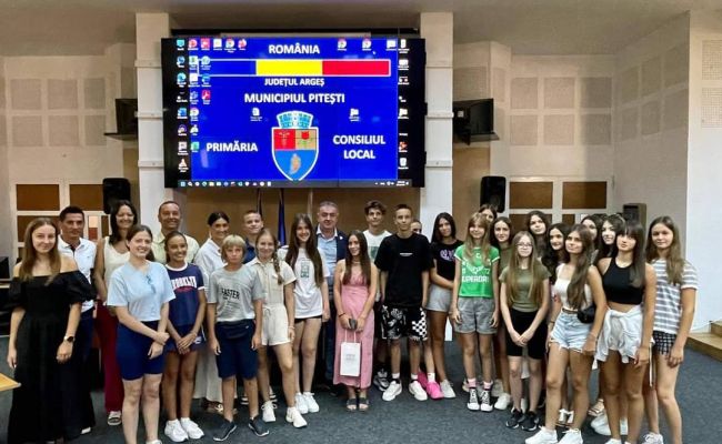 Primarul Cristian Gentea, întâlnire cu elevii din Serbia care și-au petrecut vacanța în România