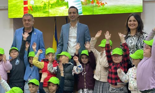 Primarul Cristian Gentea s-a întâlnit cu prichindeii de la Grădiniţa cu Program Prelungit „Dumbrava Minunată”