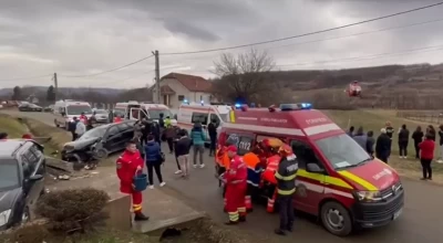 ACUM! Accident GRAV în Argeș! O mașină s-a RĂSTURNAT