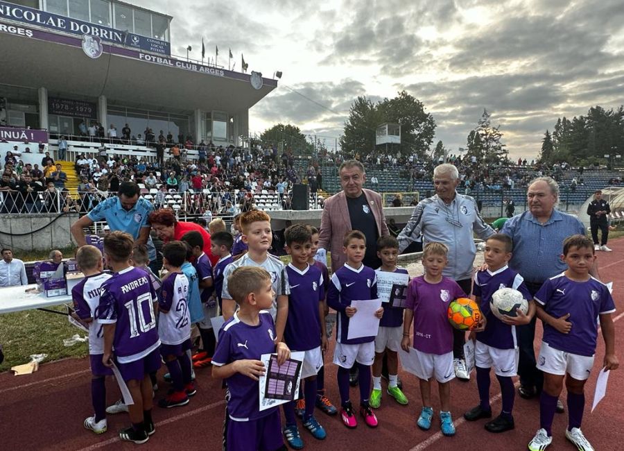 MOMENTE EMOȚIONANTE astăzi pe Stadionul Nicolae Dobrin! A început demolarea...
