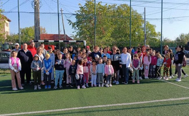 Amplă acțiune de ecologizare în comuna Oarja
