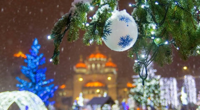 Mâine se aprind luminițele de sărbători la Mioveni