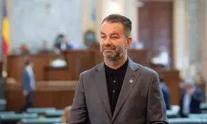 Ovidiu Puiu: Dezbaterile pe legile Educației continuă în Parlament