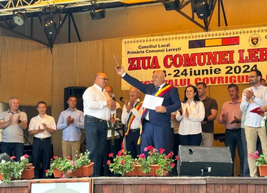 Ministrul Simona Bucura-Oprescu și președintele CJ Argeș Ion Mînzînă, alături de primarul Marian Toader și de lereșteni în zi de mare sărbătoare
