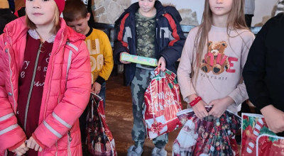 Daruri pentru 35 de copii ucraineni aflaţi în comuna Budeasa