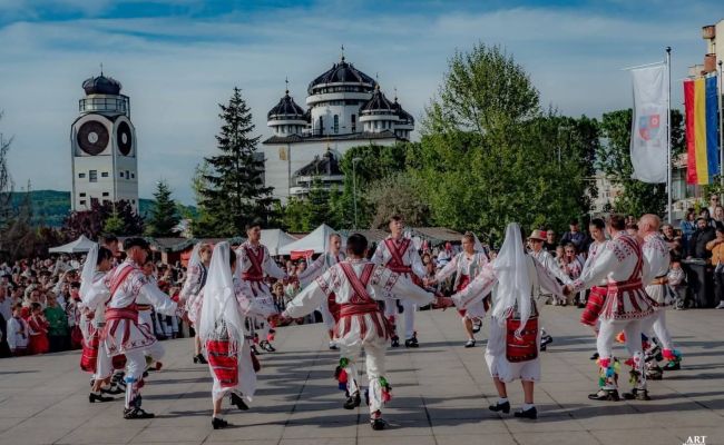 Parada portului popular românesc, în Mioveni