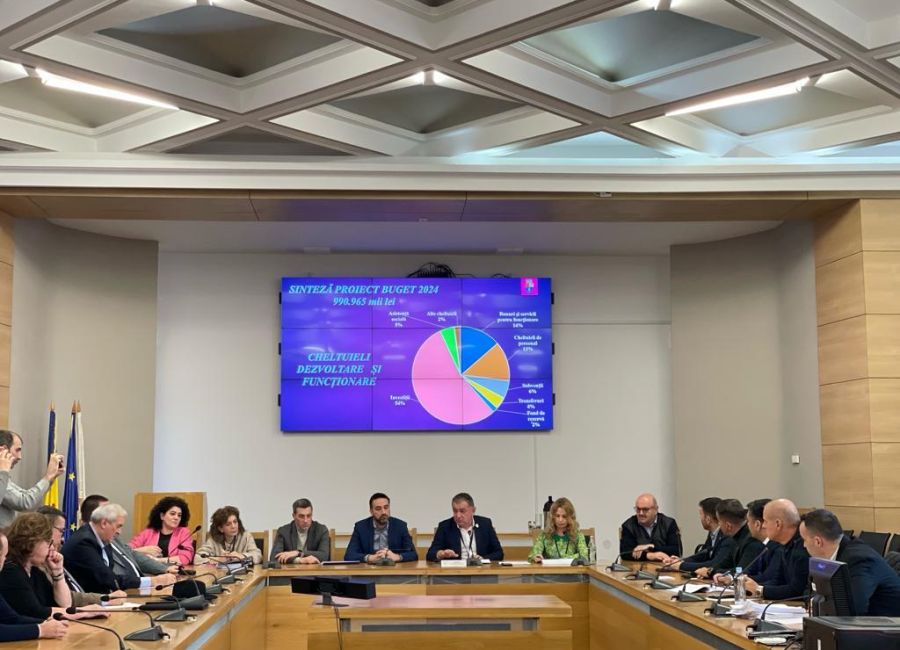 Bugetul Primăriei Pitești LĂUDAT de oamenii de afaceri, de cadre universitare, de șefi de instituții și chiar și de adversari politici