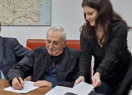 Proiect major la Topoloveni! Primarul Boţârcă a semnat contractul