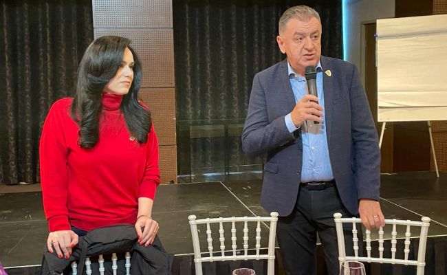 Echipa PSD Argeş, întâlnire cu pensionarii din Piteşti