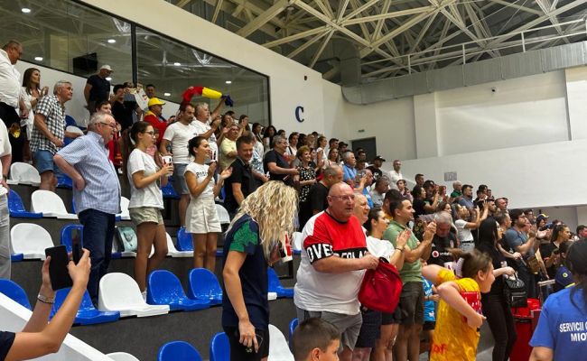Susținută de primarul Ion Georgescu, România a BĂTUT Spania, la Mioveni