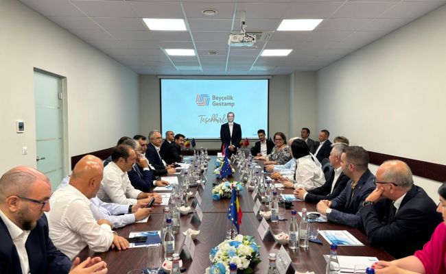 Ministrul Simona Bucura-Oprescu și omologul din Turcia, Vedat Işıkhan, vizită la două fabrici din Argeș