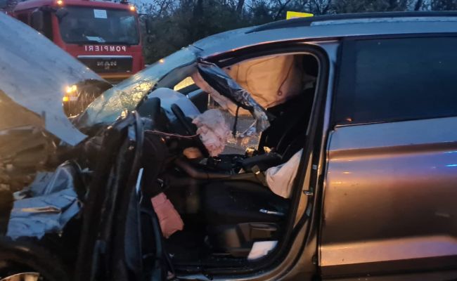 Accident GRAV în Argeș! Două persoane au fost RĂNITE