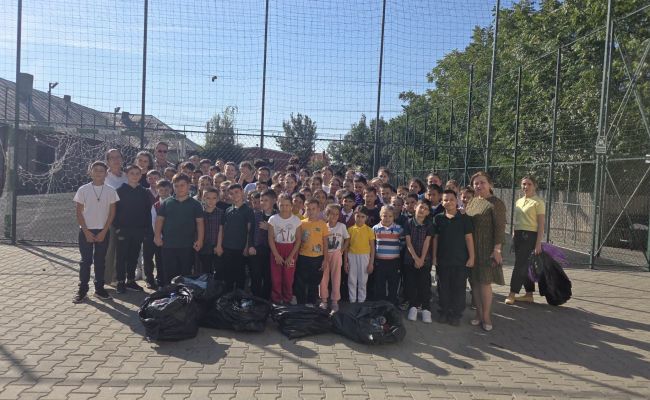 Peste 5000 de voluntari au luat parte la Pitești la Ziua de Curățenie Națională!