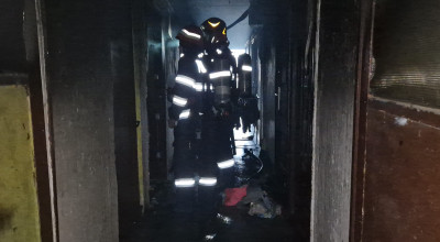 Tânăr REŢINUT după ce a INCENDIAT garsoniera în care locuia