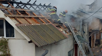 ACUM! INCENDIU la o casă în Argeş!