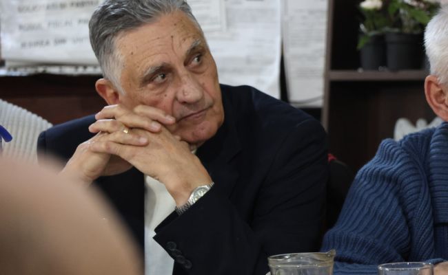 Cristian Gentea și Ion Mînzînă, la celebrarea a 50 de ani de juniorat pentru grupa 1973 a clubului FC Argeș
