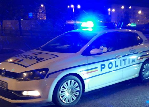 Cursă ilegală de maşini pe un drum naţional din Argeş