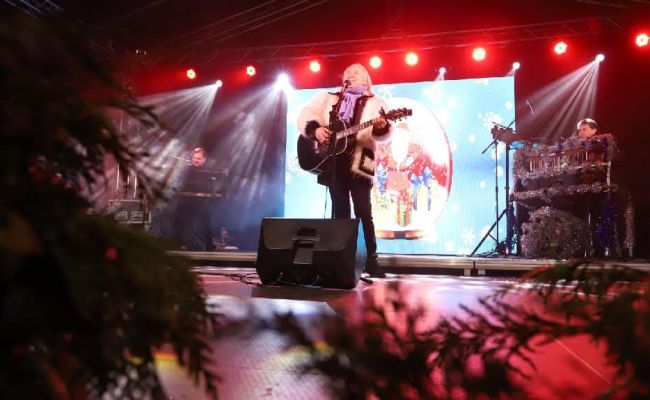 Weekend spectaculos, în Piața Primăriei, la Târgul de Crăciun Pitești!