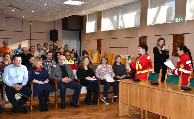 Colindele care au adus lumina Crăciunului la Consiliul Județean Argeș