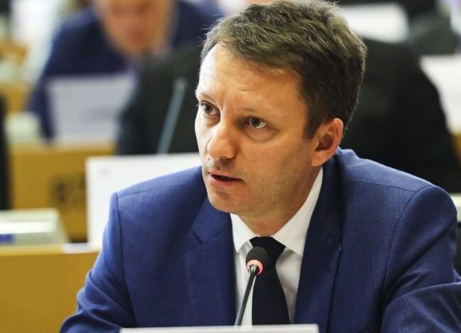 Un primar PNL râde de nominalizarea lui Siegfried Mureșan
