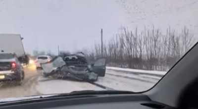 ACUM! Accident cu două mașini în Argeș!