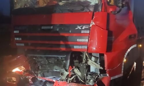 Accident în Argeș! Ciocnire între un TIR și un autocar