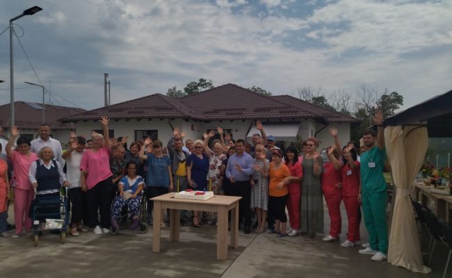 Fericire şi zâmbete la Complexul de Locuinţe pentru persoane cu dizabilităţi Băbana