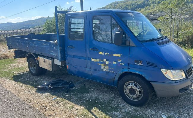 ACUM! Accident cu DOUĂ MAȘINI în Argeș