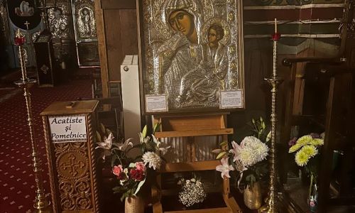 Icoana făcătoare de minuni a Maicii Domnului, la Biserica Sfântul Ioan Botezătorul din Pitești
