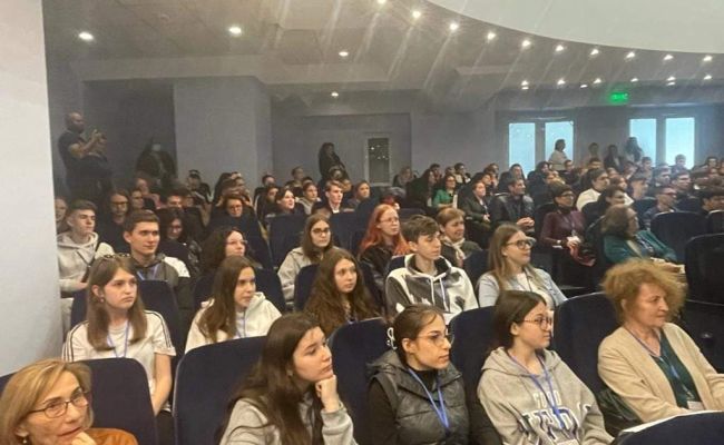 La Pitești, concurs național de chimie! Mesajul primarului Gentea