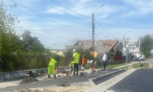 Sunt modernizate stațiile de autobuz din orașul Ștefănești