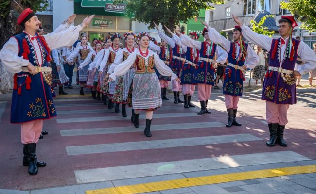 Curtea de Argeș - primul oraș gazdă al Festivalului Internațional de Folclor “Carpați”