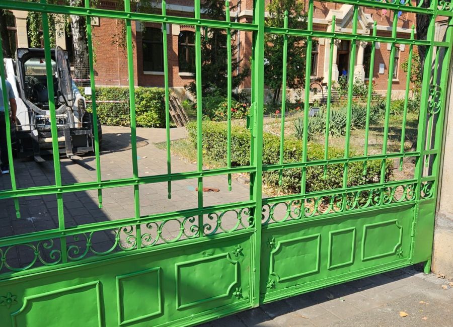 Porțile Colegiului Național "I.C.Brătianu" au fost reabilitate